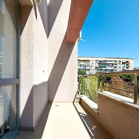 Modern 1br With The Comforts Of Apartment